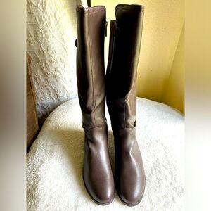 Karen Scott Leandraa Dk Brown Boot - Size 8.5W (Wide Calf)